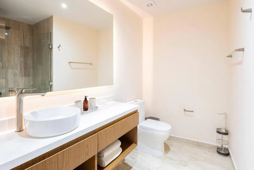 Stunning 2 Bd Mistiq Ph Rooftop Private Pool تولوم 0*,  المكسيك